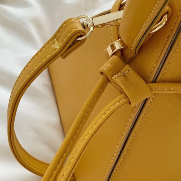 ‼️ 2 LEFT ‼️ The Pyramid Clutch - Picture 4 of 8